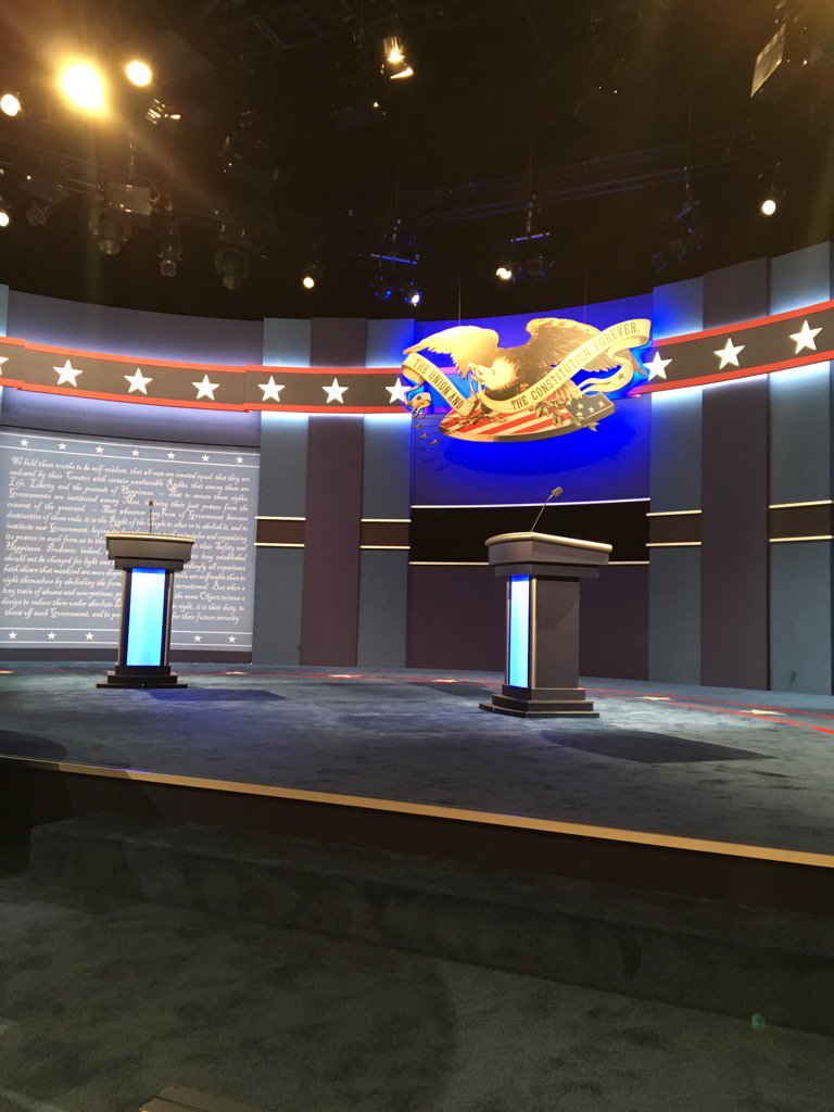 HowardMortman's tweet photo. Behind-the-scenes pix via #debates back-up moderator @SteveScully https://t.co/9aIkElfIK3