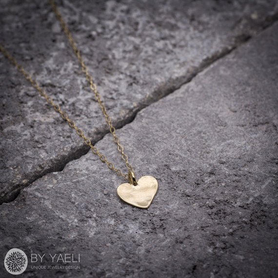 spree.to/azpr - For #sale! Heart necklace, gold heart necklace, tiny heart (...) | via <a href="/SpreesyCo/">Spreesy</a> - #deals