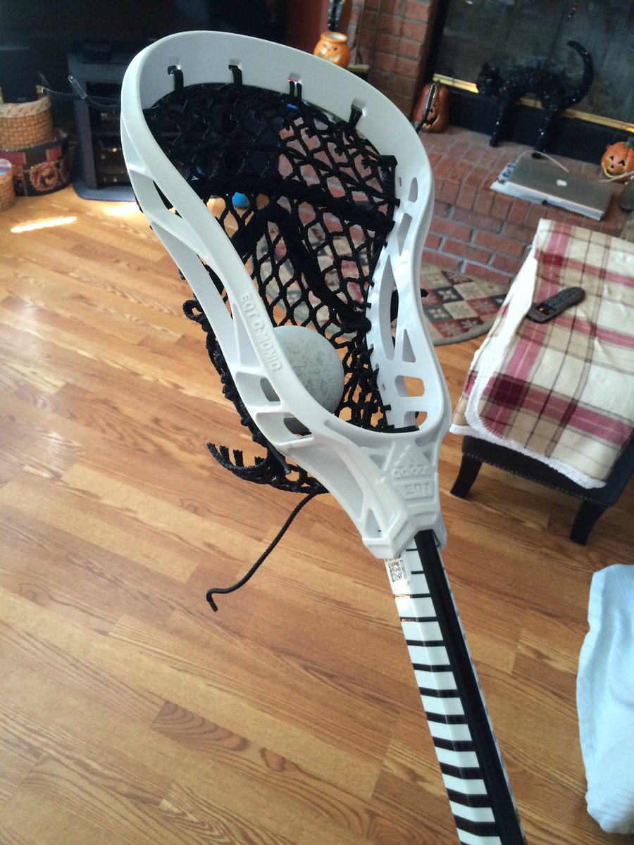 BradyJackson1's tweet image. 3rd attempt complete. @adidaslacrosse EQT D-MONIC head on a EQT Tracer T1D shaft. The Storm Trooper look. I like it. #lax #stringit