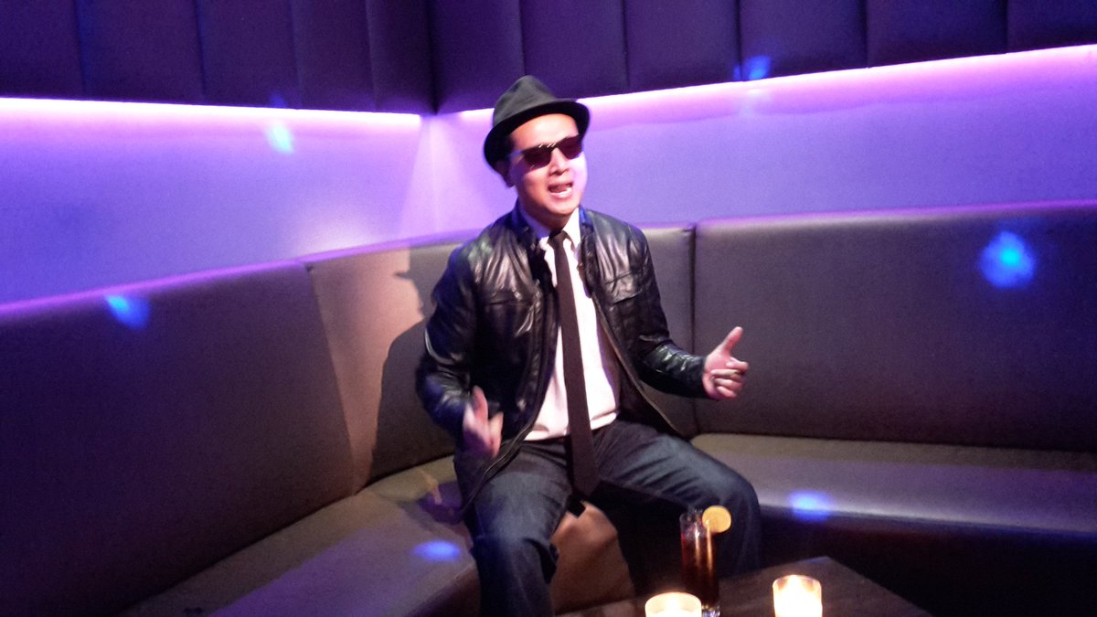 Elsonofficial's tweet photo. Singing funk pop a new #funk #pop song in #syncbar. New single to come out soon on early 2017 https://t.co/6ExUkjmS7R