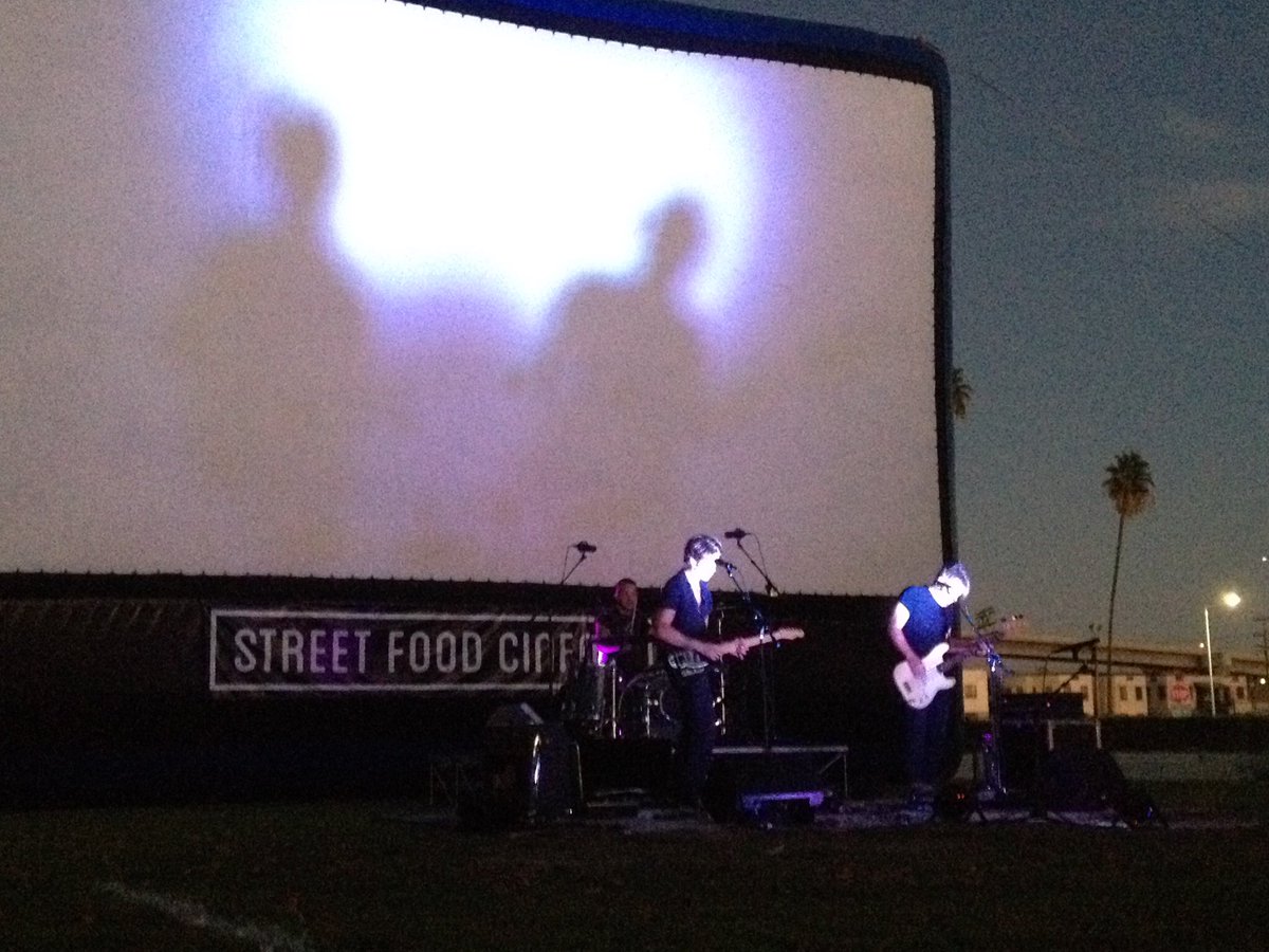 WeAreGUIDES's tweet image. Thx to all who came out to the #pulpfiction screening last night. #shadow #dancing @WeAreGUIDES @stfoodcinema