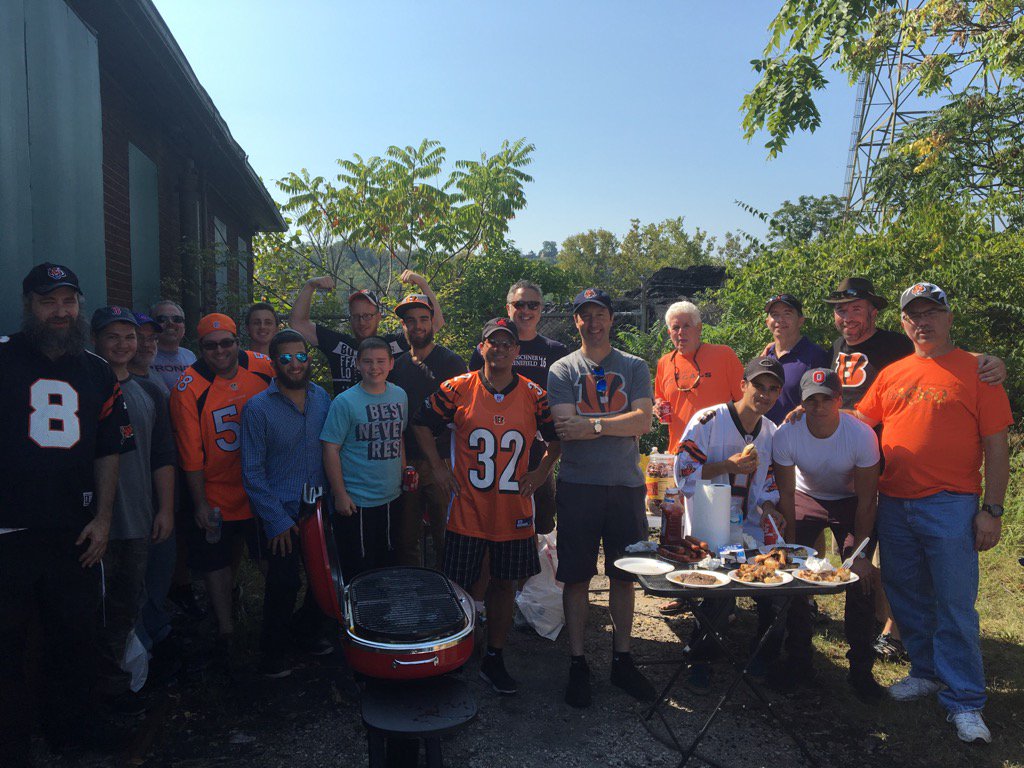 sidsinger's tweet image. Allen Singer Memorial Kosher Tailgate #howifight