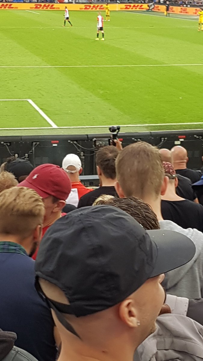 DijkvRobin0183's tweet photo. Het ideale publiek van Gudde..

Filmen en hou je bek #vakX @fr12nl @FR12Patrick  @FRFC1908 https://t.co/ByptbYEnLU