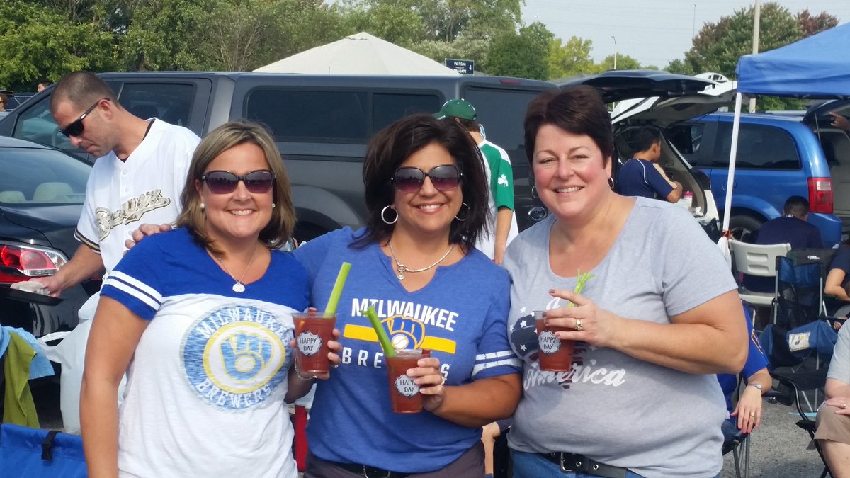 cadets68's tweet photo. # brewersmvpix . Great day for a tailgate https://t.co/v2s9KWrGdC