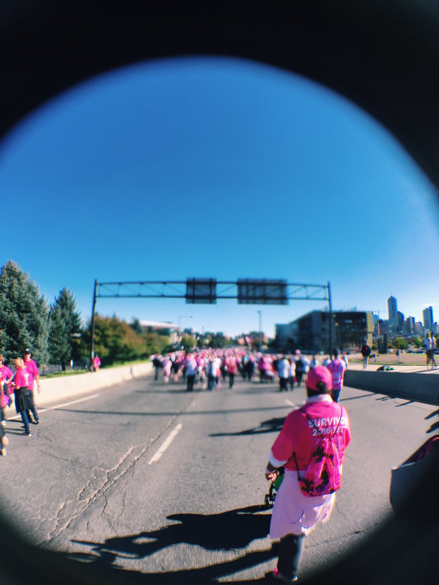 MonicaRoyal45's tweet photo. #RaceForTheCure2016 💗💪🏽 https://t.co/5rpjgRFkvB