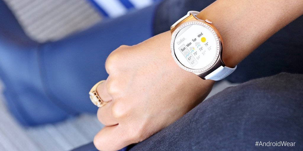Android's tweet photo. OK Google, what’s the weather like? ☔️❄️☀️🍃  @AndroidWear has you covered. #WeekendWear https://t.co/GJUKVd0PKm