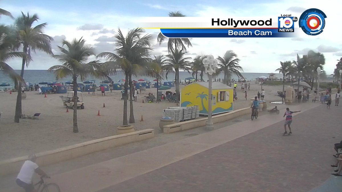 Clouds still hanging around with limited sunshine slipping through along the coast. Hollywood Beach Cam view. https://t.co/zanYQix7Xo