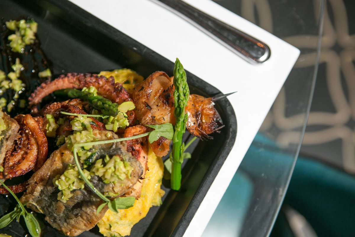 ¿Vienes a comer con nosotros?