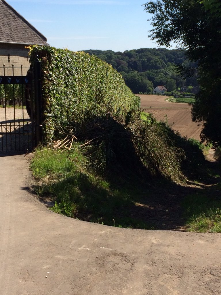 PaulsPlaats's tweet photo. De Jeker ligt in dal tussen #cannerberg en #stpietersberg Hier kijk je van # apostelhoeve naar #hoevenekum en de #stpietersberg @pienbetuwe https://t.co/YdTBnyzaNe