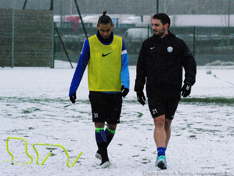 AndyDelort9's tweet photo. Courage mon ami... Sois fort ! Je te souhaite un bon rétablissement ! Je pense à toi. #TeamToursFC https://t.co/zxqLDj24yq
