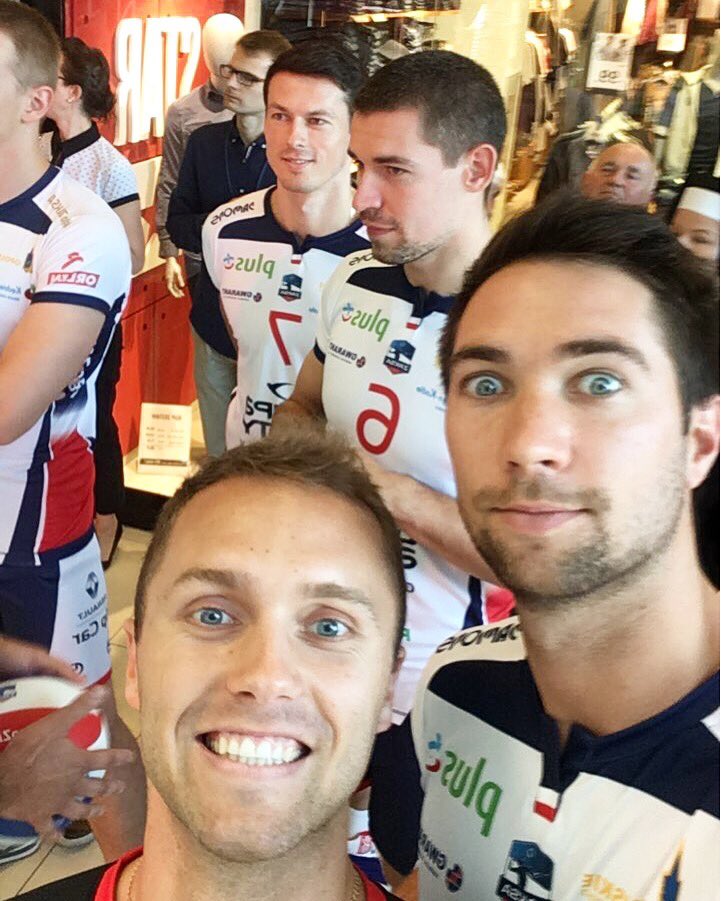 kevintillie's tweet image. We are back!!! Fun team presentation at Galeria! #gozaksa #whereissam #plusliga #newseason