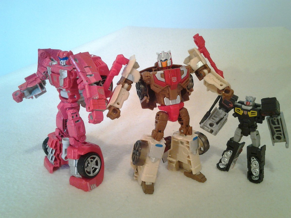 DennisMoulton1's tweet photo. #titansreturn #wave2 #chromedome #mindwipe #highbrow and #wolfwire #toyreviews https://t.co/1PTf4p119c https://t.co/XMWYQTHgYx