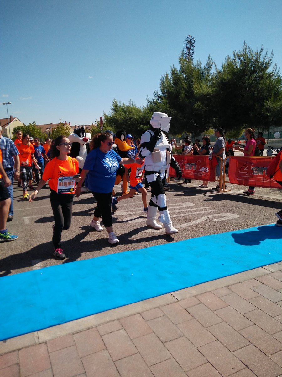 Precioso día en la #VCarreraPorLaDiscapacidad Gracias por vuestro esfuerzo y dedicación <a href="/Dedines_Asoc/">Asociación Dedines</a>