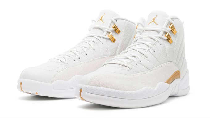 So who wanna get me the OVO 12s for my bday on the 11th? I usually don't trip off shoes but these is<a href="/tag/la"class="tags"><span>#la</span></a><a href="/tag/coast2coast"class="tags"><span>#coast2coast</span></a>
