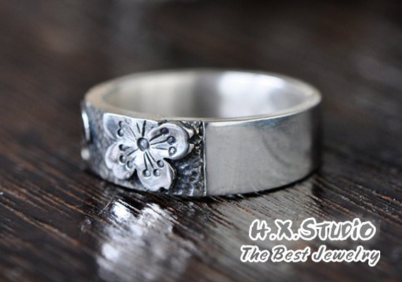 HXJewelry's tweet photo. Handmade Silver Sakura Flower Ring, Hand Engraved 925 Silver Cherry. https://t.co/zqHTevlPil #handmade #gifts https://t.co/tYtLHGzNv4
