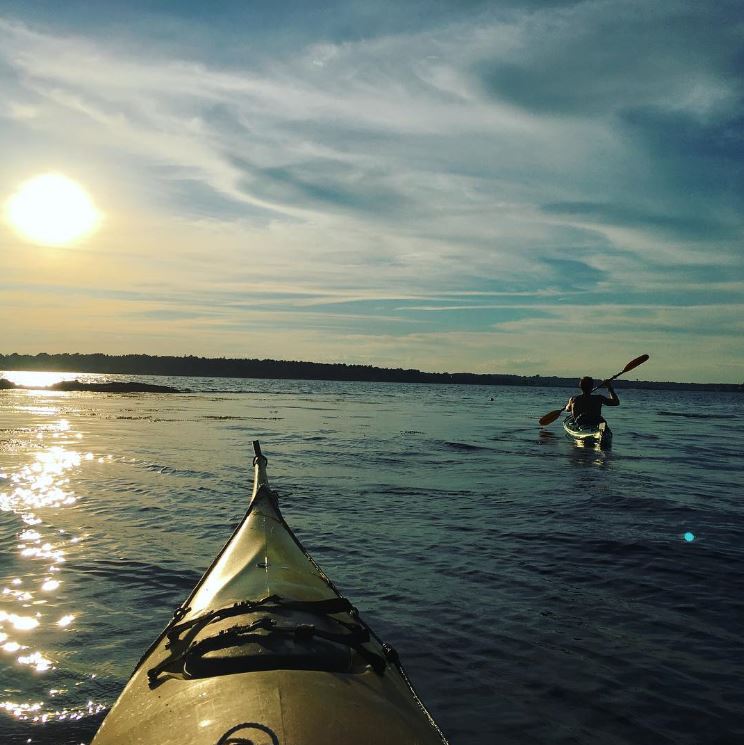 LLBean's tweet photo. Racing the sun to squeeze a little more adventure out of the weekend. (Photo via Instagram: andynewellskier) https://t.co/kFPwIIObhA