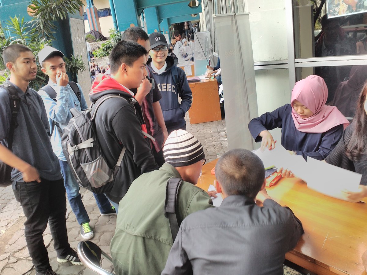 Yuk warga unisba yang ingin gabung dengan paduan suara terkece dateng aja ke stand pasuma di aquarium yah