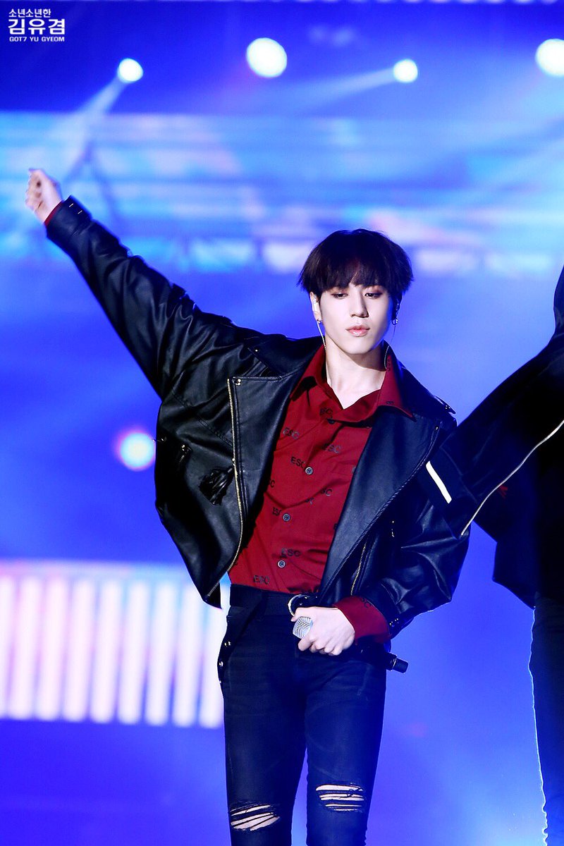 sosoyugyeom's tweet image. 160924 인천 한류 관광 콘서트 #yugyeom #GOT7
가을 김유겸이 오고 있다..섹시와 함께..
ㅇ-&amp;lt;-&amp;lt;