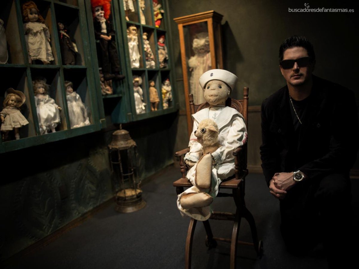 EVPDOG's tweet image. 1=LOOK at this DOLL
You May B4Ever Haunted
Was @Zak_Bagans Haunted
for inviting the infamous Doll into his
Museum?
@AaronGoodwin
#paranormal