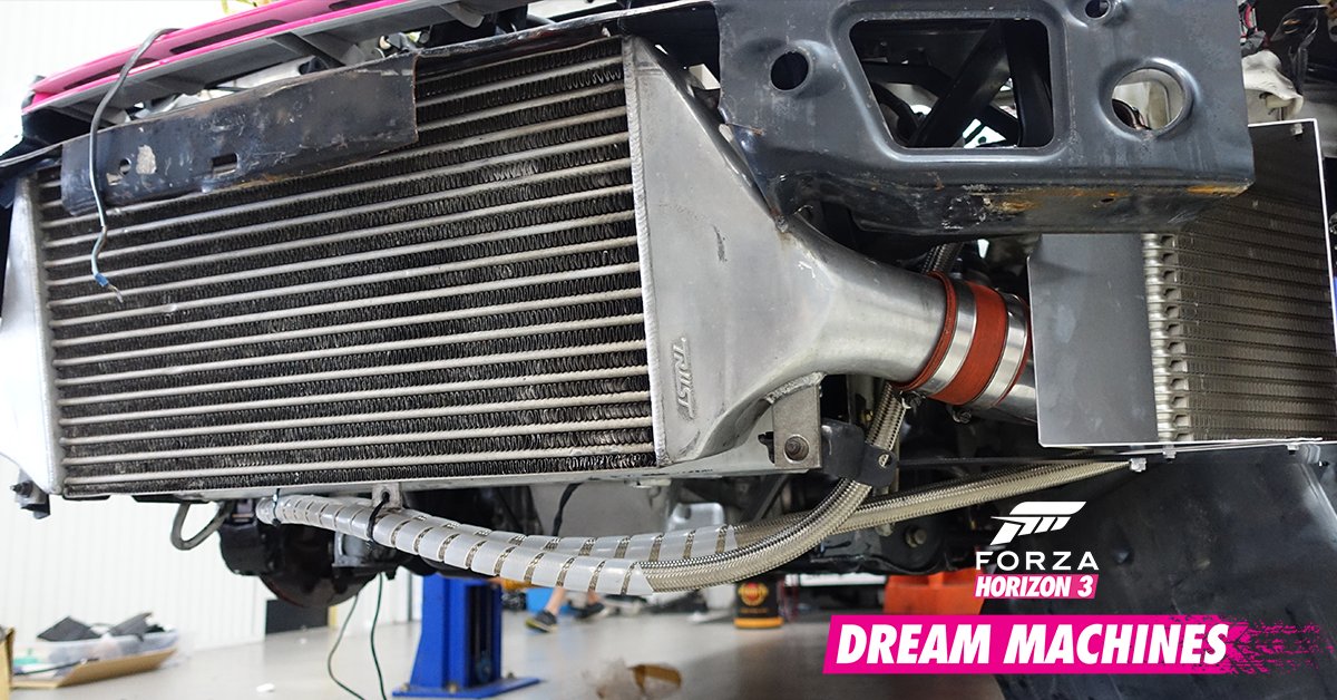 XBOXANZ's tweet photo. Another process photo of the #TeamImport #ForzaHorizon3 Dream Machine https://t.co/53MtYXJPIm