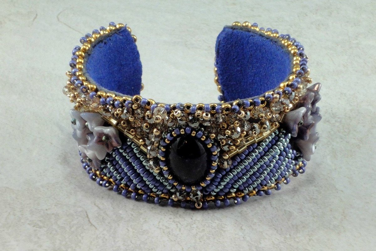 DesignedbyVal's tweet photo. Amethyst Cuff Bracelet, Bead Embroidery https://t.co/v5prLOymFu #Jewelryonetsy #AdjustableCuff https://t.co/54NPo3QK7V
