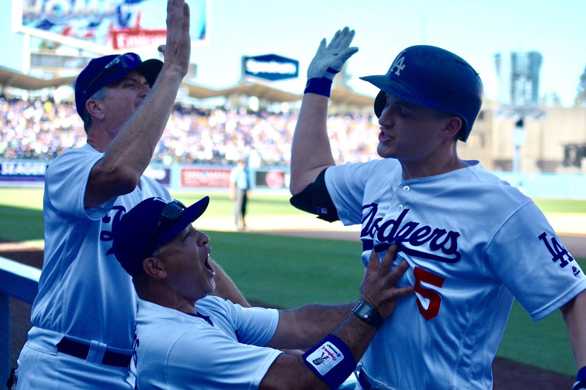 Dodgers's tweet photo. LET'S GO #DODGERS! 👏👏👏👏 https://t.co/3bfnQS5rYE
