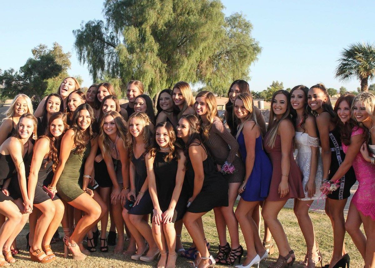 MAOTeenAZ's tweet photo. Senior Hoco was a blast w/the best class💗
Dress: @junkytrunkaz 
#Classof17 #Hoco2016 #sponsorlove #mazot2016 https://t.co/8SPHWey6MS