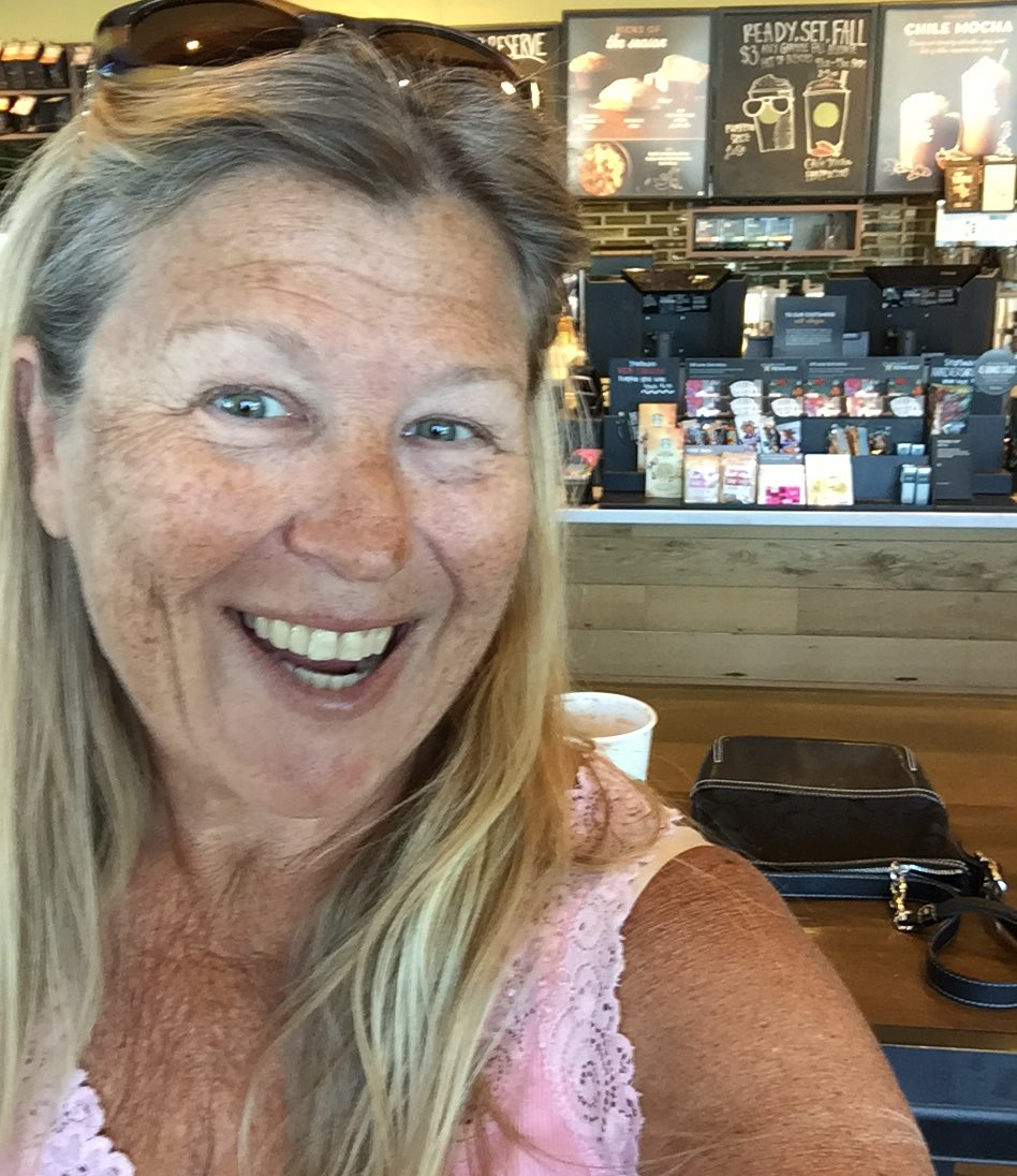 JanJordynn's tweet photo. went to @Starbucks #dutango #arby for the #ReadySetFall $3 #beverage #paired #SaltedCaramel #mocha w/ #PumpkinSpice #scone can u say #yum https://t.co/OWVriRSwY7
