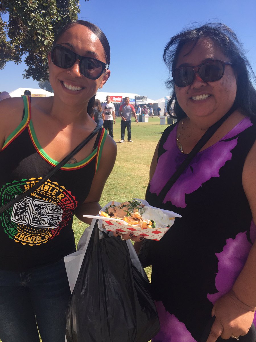 CaliTunaFries's tweet photo. It was great meeting you ladies! Thanks so much for your support! Hope to see you at future events! #PIFA2016 #Calituna #HookedOnTheFirstTry https://t.co/ys4H81V6l6