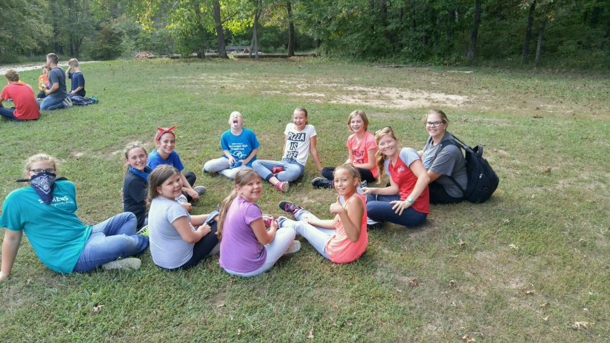 tfarran_MHE's tweet photo. The kids sitting with their barracks. https://t.co/V2f79Kir01