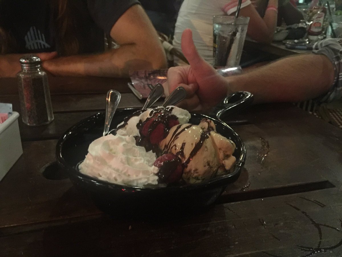 TokAndRoll's tweet photo. Treating ourselves to some sweetie treaties! Oh baby oh boy! https://t.co/fptuIlh41t