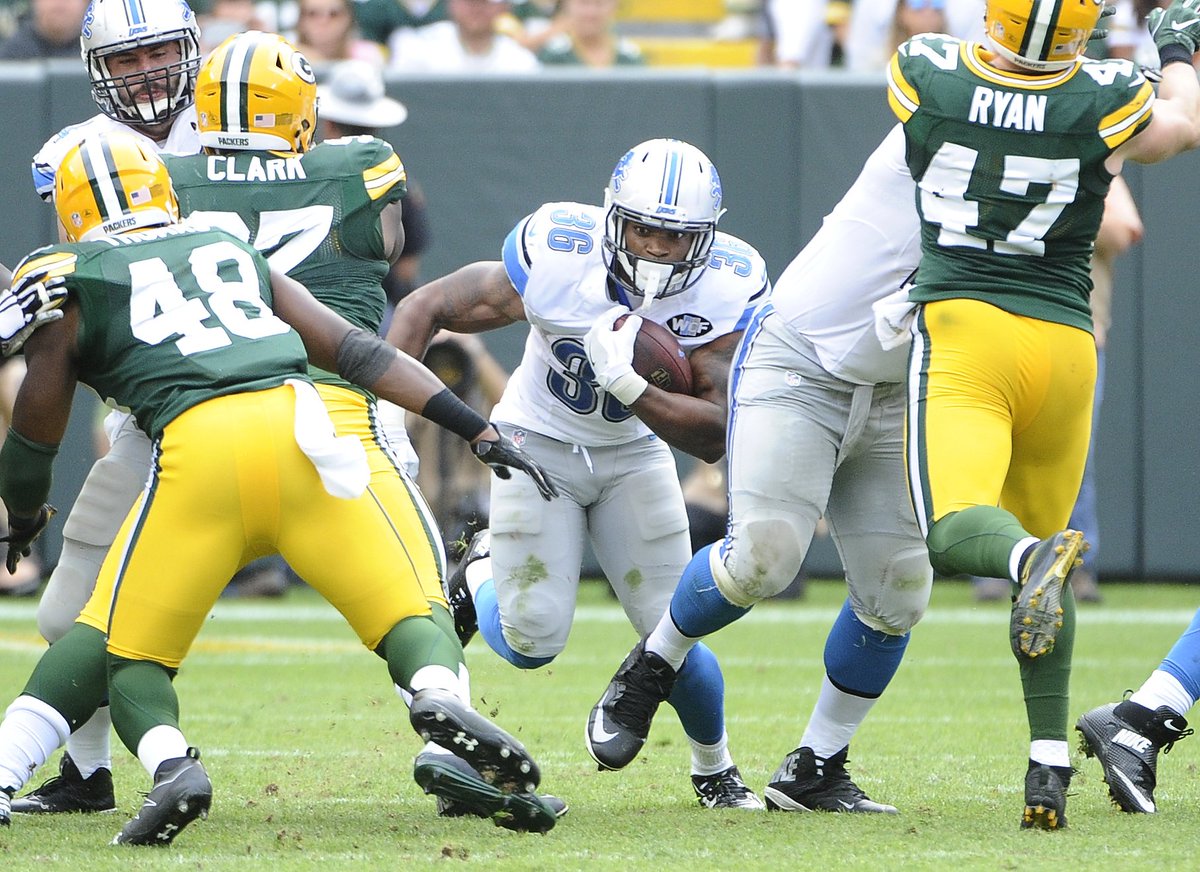 Four downs: Dwayne Washington gives Lions' run game only life. From @Justin_Rogers