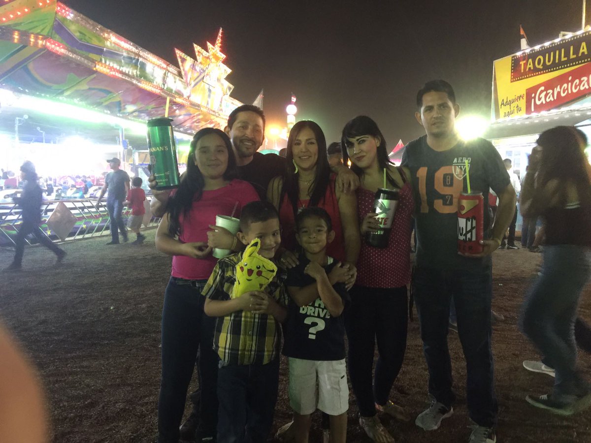 RubenRoch's tweet photo. Nos dibertimos en las feria juarez chihuahua https://t.co/TIRsXrwXRX