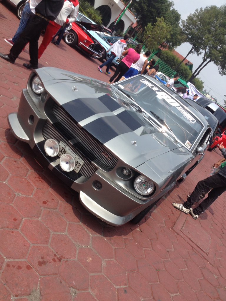 John_TDI's tweet photo. Mustang Shelby GT500 #Eleanor 😍😍👌🏽💪🏽 https://t.co/aDVmMYWl6W