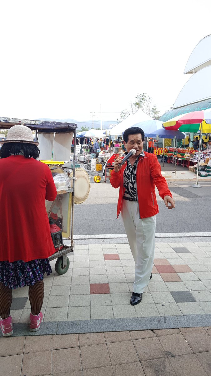 #성남시 양지동에서
자매결연도시 춘천 신북읍으로
교류방문 다녀왔습니다~!
맛있는 닭갈비도 먹고
샘밭장터에서 장도보고^^