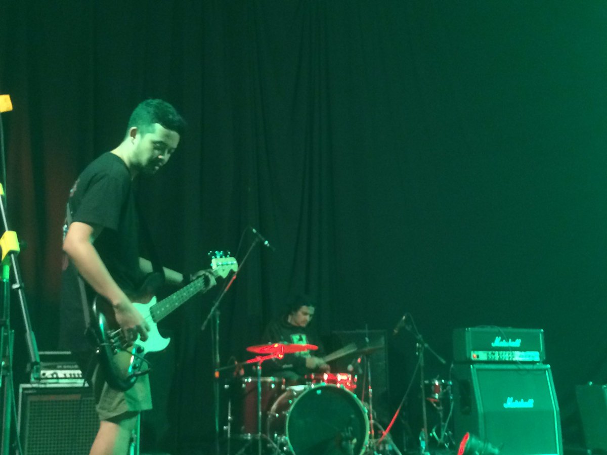 Tadi malam di <a href="/stompoutfest/">STOMP OUT FEST</a> Jogja #mainbareng @zzuf_ . Terima kasih yow semua2 nya :)