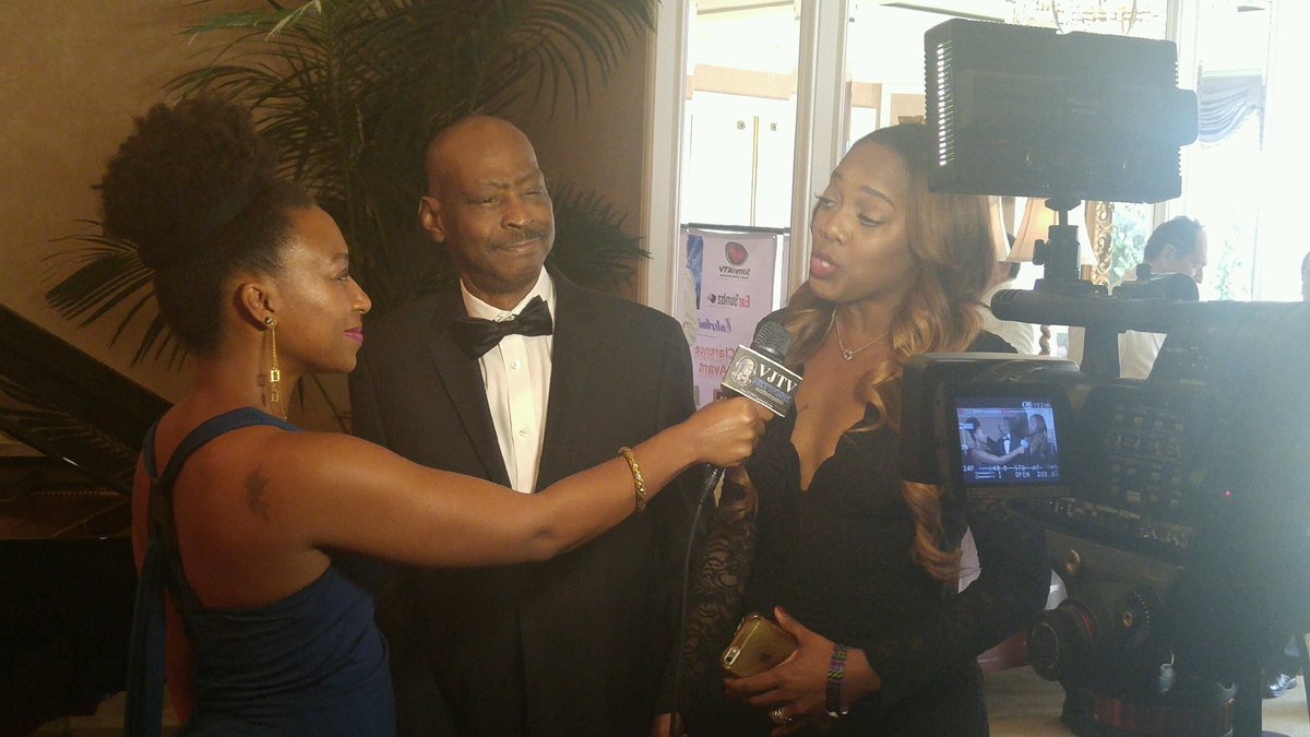 PattersonCheryl's tweet photo. #Halawards: @bethalwayssings taking questions on red carpet for Annual @HalAwards Scholarship Gala. @JoeRunsThis. https://t.co/WU2FD4x2gq
