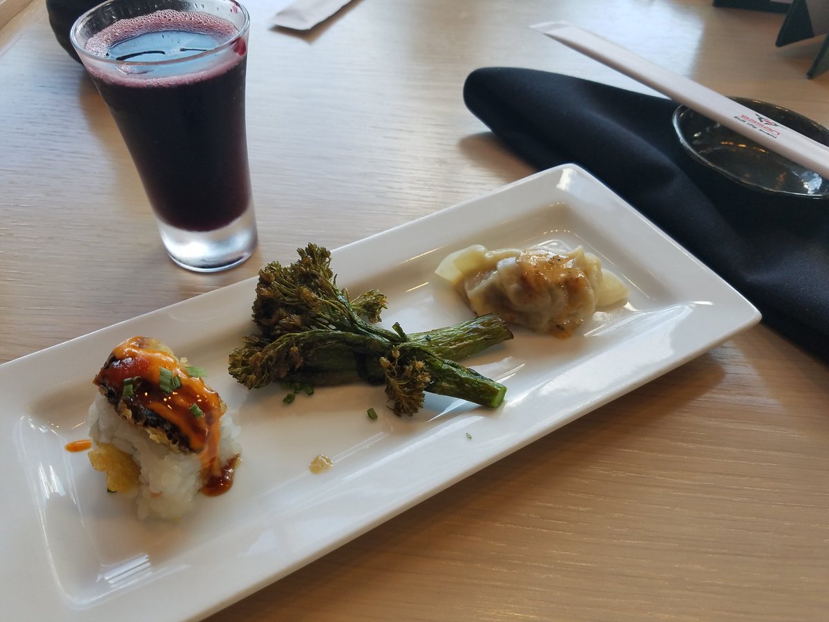 dpichirallo's tweet photo. @walkingfoodtour sampled some great food! Great way to one your mind and try new foods! #foodie @BasanDurham https://t.co/RtKLmqqs9i