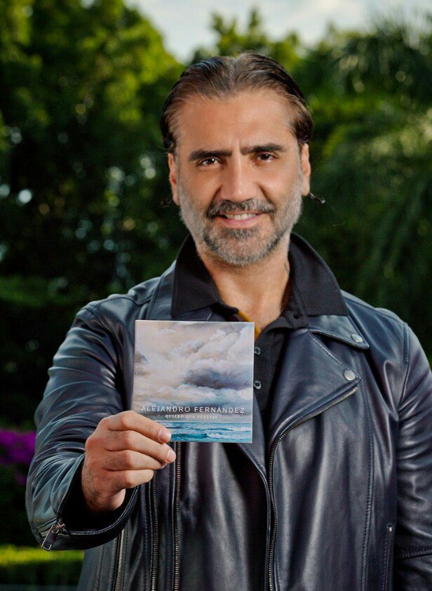 sanaleferg's tweet photo. @Vale975 #PostDataTeAmo #HoyDecidiOlvidarte @alexoficial #ValeDoble #QuieroQueVuelvas al#RankingVale @EntreTusBrazoss https://t.co/CnHVoYlKyn
