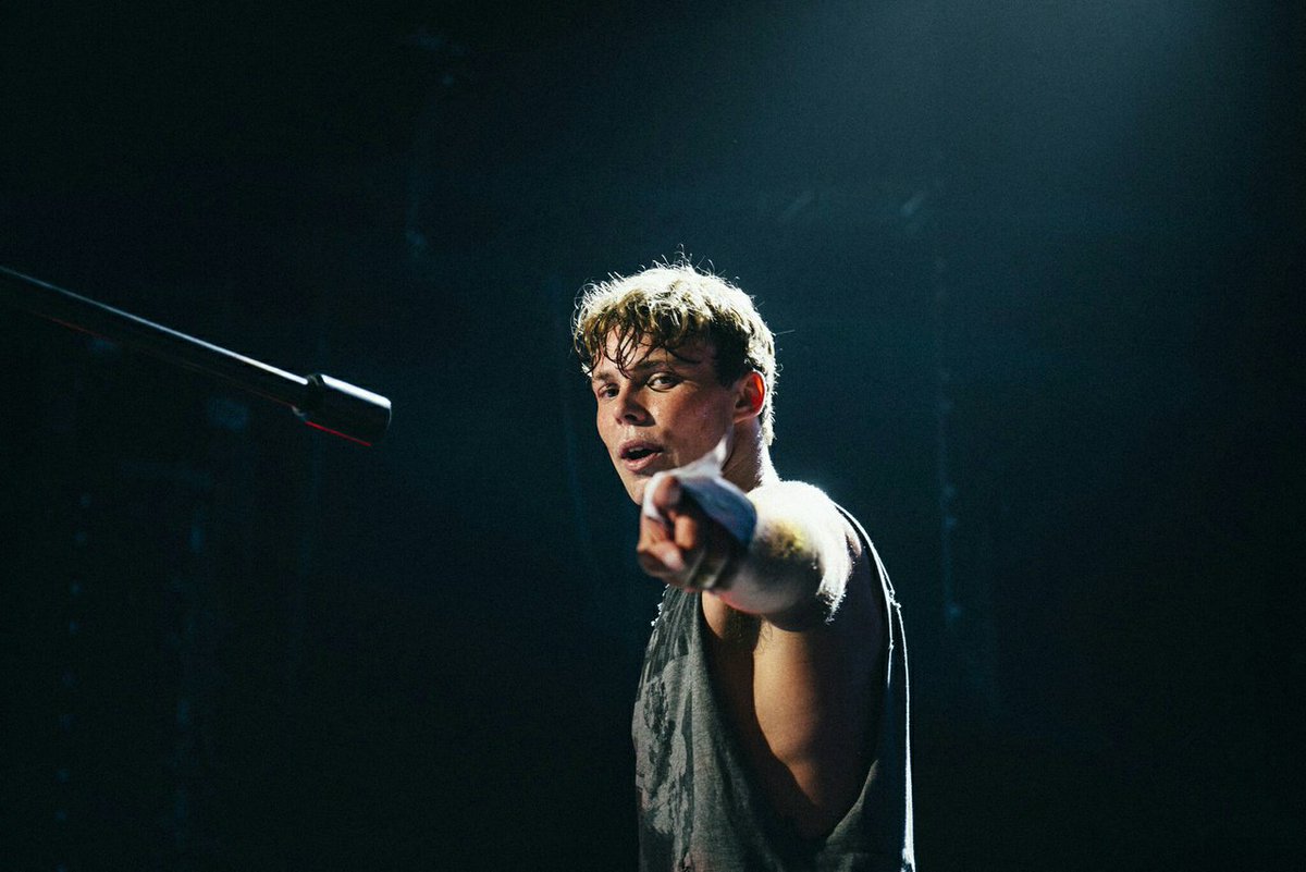 HeatherHall_17's tweet photo. Hey @Ashton5SOS you know who makes me happy when it's hard to be thank you for being a hero ash love you always https://t.co/NMH3EJrA4Z