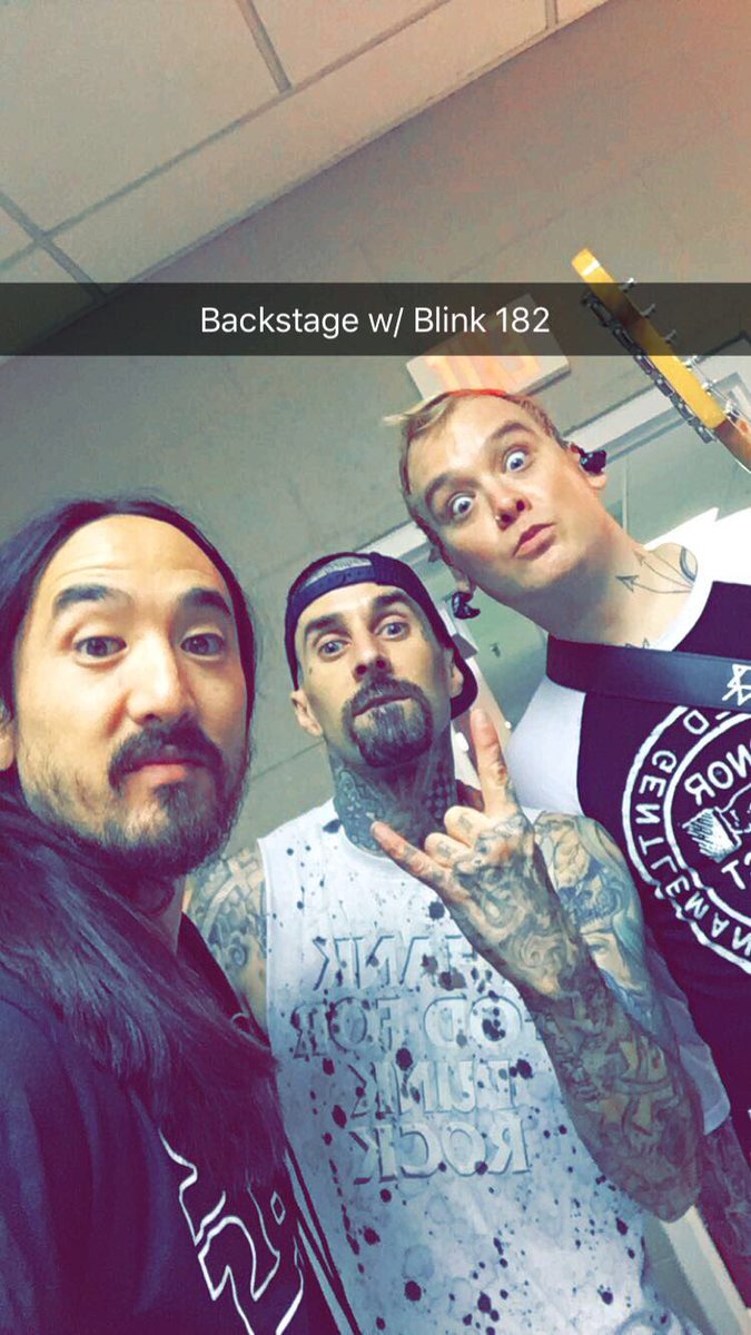 Rockin w/ @blink182 https://t.co/DRKmHAUIBH