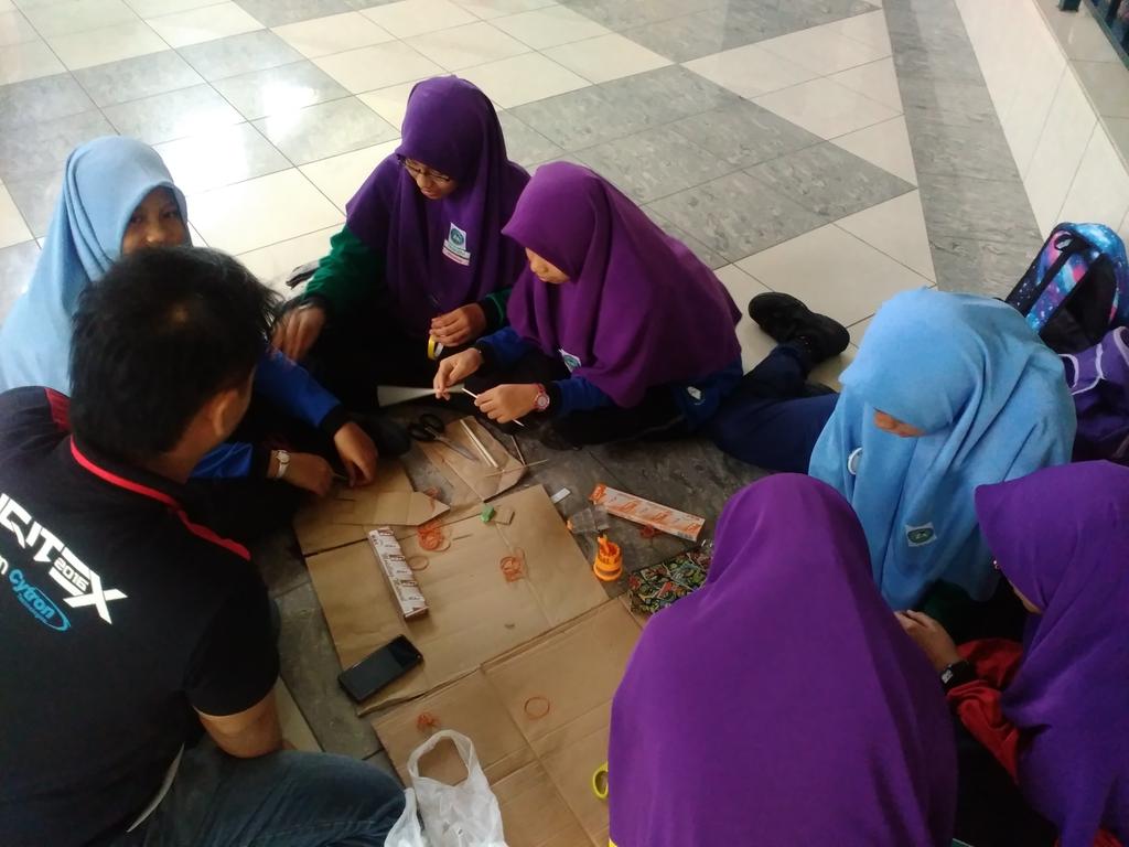 engitex24's tweet photo. [Live Update]
Workshop Session!

#engitex16
#Generic16
#CuboidSolutions
#PCcom https://t.co/1XKJnLil0S