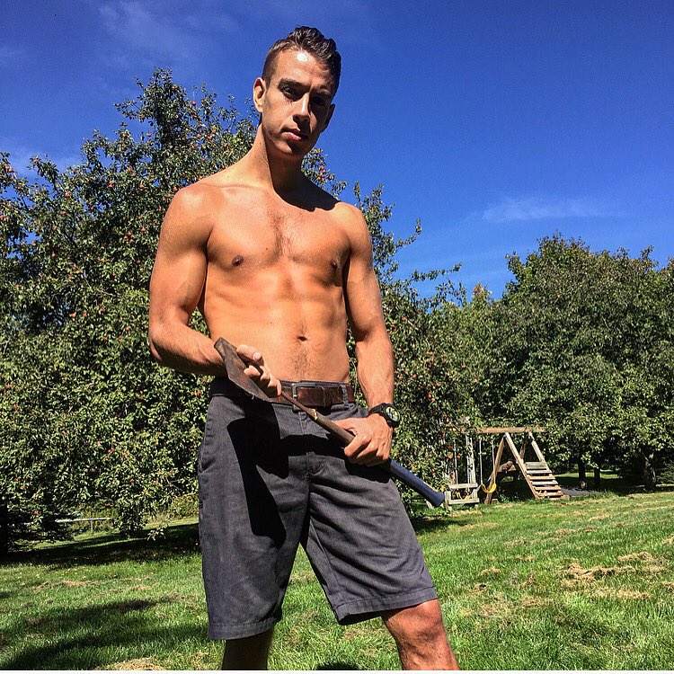 4SeasonsWeb's tweet photo. Heres Liam #film #onset #setlife #indiefilm #4seasonswebseries #meikleproductions #instadaily #instagay #webseries #actors #activatedrinks https://t.co/bKOIGpeOV0