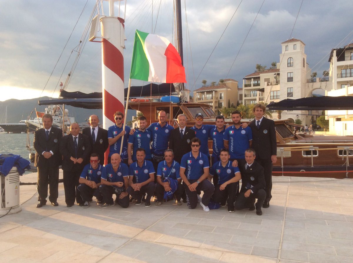 Fipsas1942's tweet photo. Mondiali di #cannadanatante Seniores e Under 21! Ieri la cerimonia d'apertura, domani la 1a manche! #BoatAngling https://t.co/rDg0XBHS7U