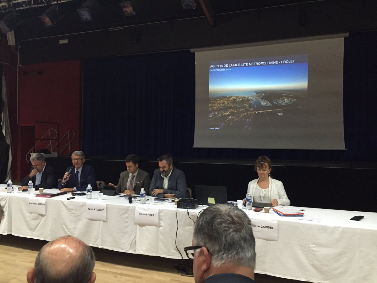 EpicMetropole's tweet image. Présentation de l'agenda métropolitain mobilité, groupe de travail transport ! Par @jpserrus, accueil de @RichardMallie ! @AMPMetropole
