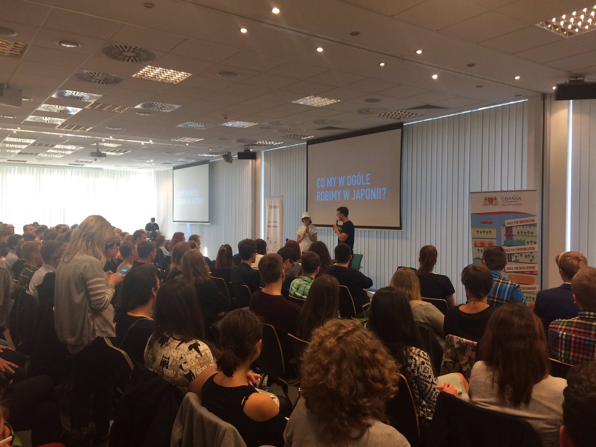 AnWylezek's tweet photo. Tłumy na #creativemorning z @TheUwagaPies i @kgonciarz w @InkubatorStart <3 https://t.co/BvJncHAKGN