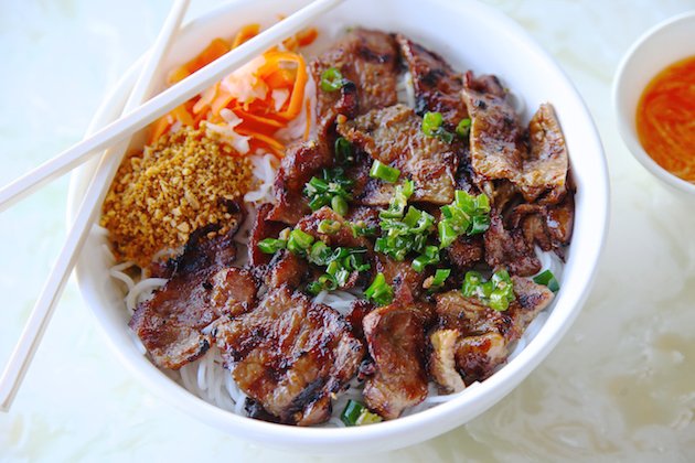 Go out for an affordable dinner this week because you're broke but also too lazy to cook. eeeeeats.it/1qMhCBh