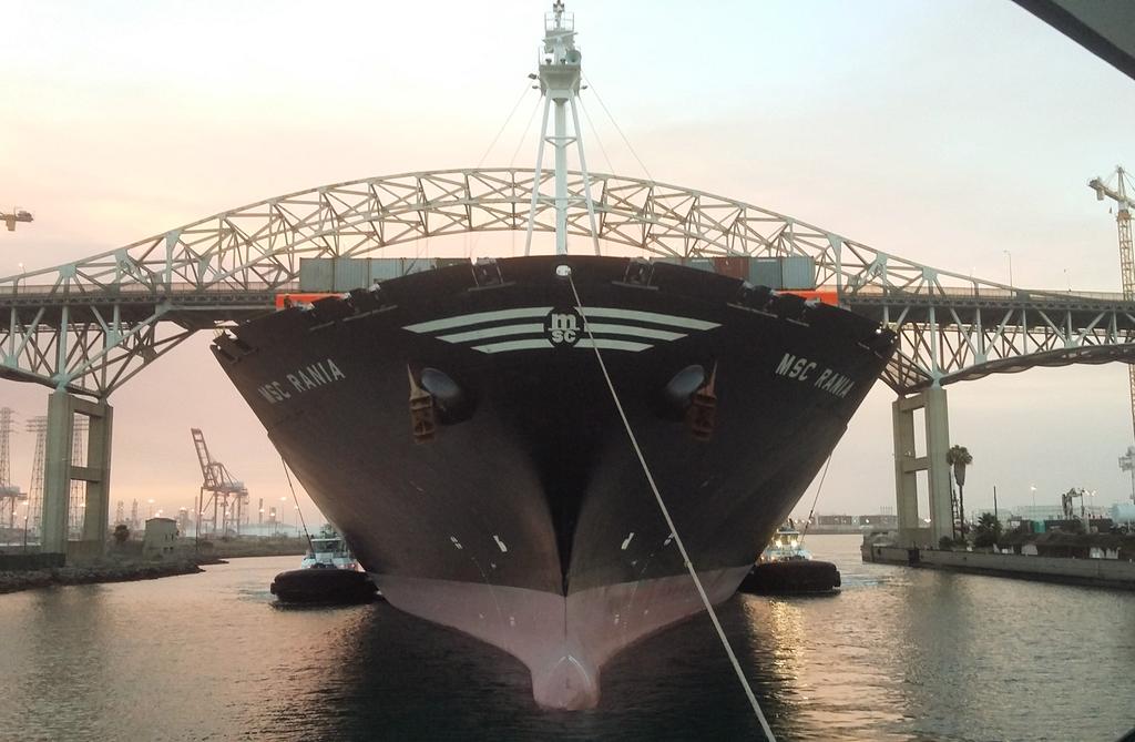 TugboatSafety's tweet photo. All in a days work https://t.co/sS80vKYRYq