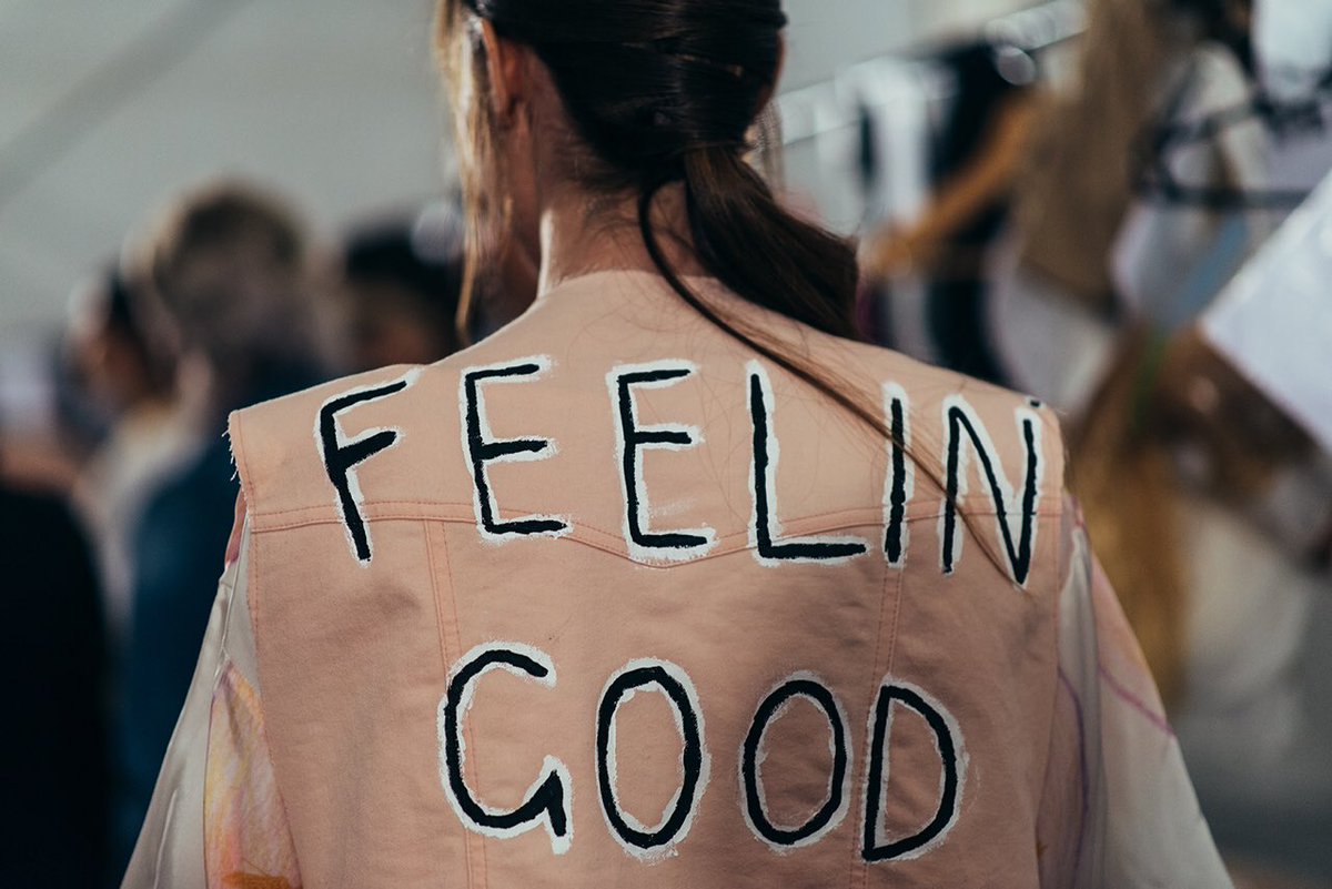 fabcocktail's tweet photo. Happy Monday ! ✌🏽️#feelinggood #perthfashion #futurerunway #TPFF2016 https://t.co/yMaQ5bQ9Cw
