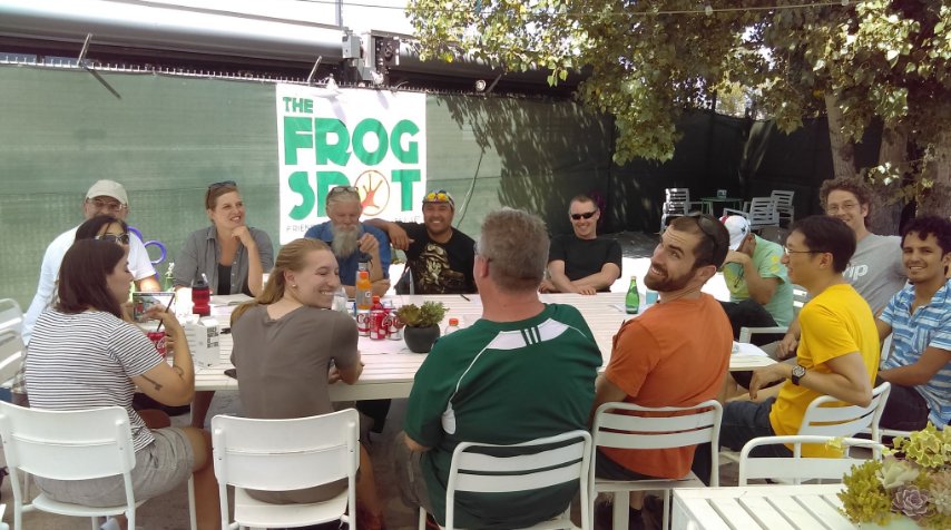 FoLARfrogspot's tweet photo. Thanks @bicyclekitchen for having your meeting at #FrogSpot & for supporting our pals @CrispyCrustLA Great having you here! https://t.co/NhRCpxTCcN